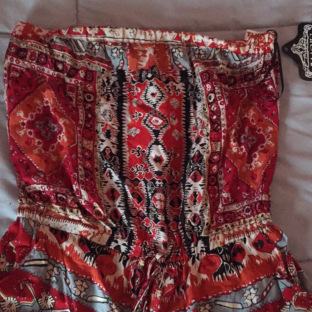 Patterned Romper - Picture 2 of 4